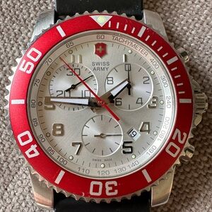 Unisex Victorinox Swiss Army Maverick Watch! Swiss made! Timeless style!